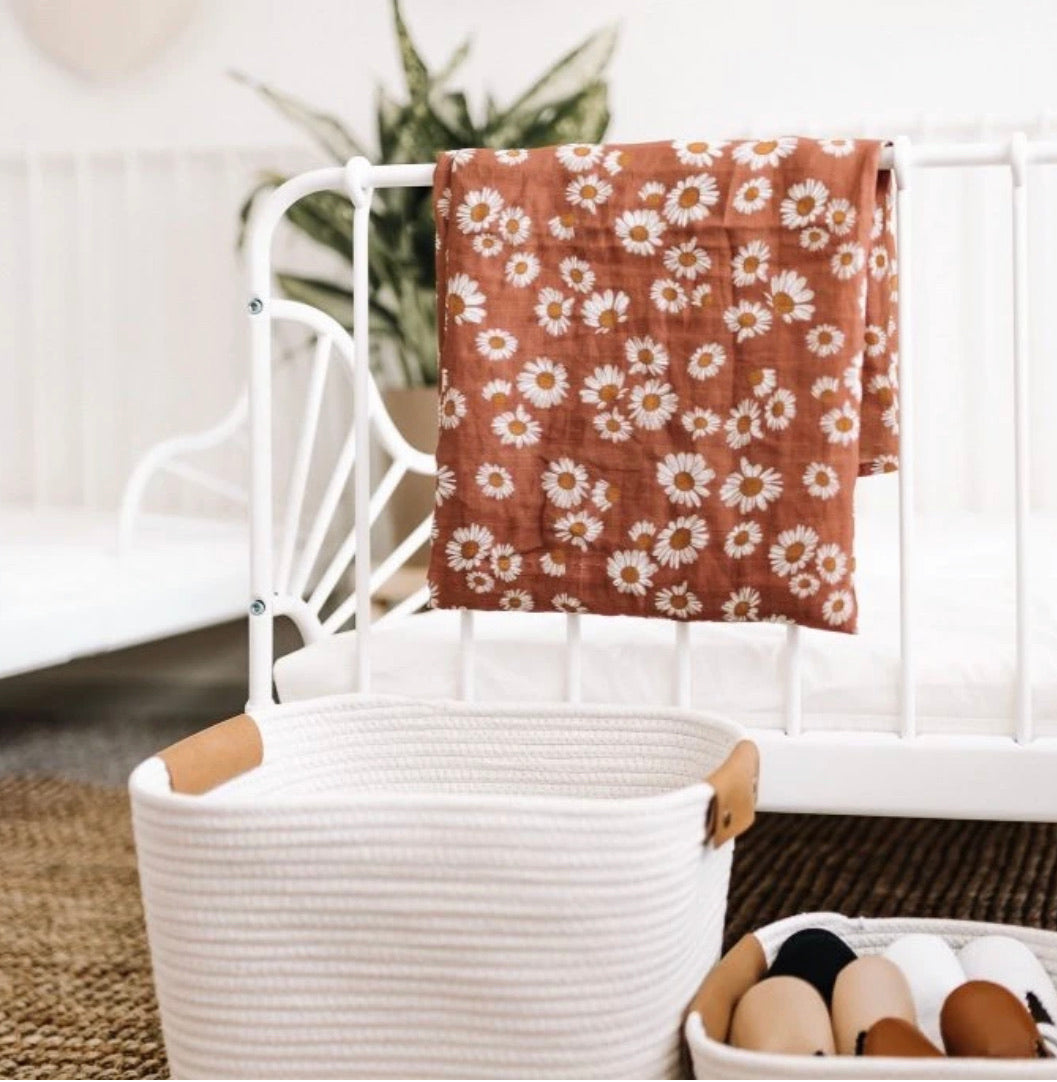 Daisy Swaddle - Clay Brown